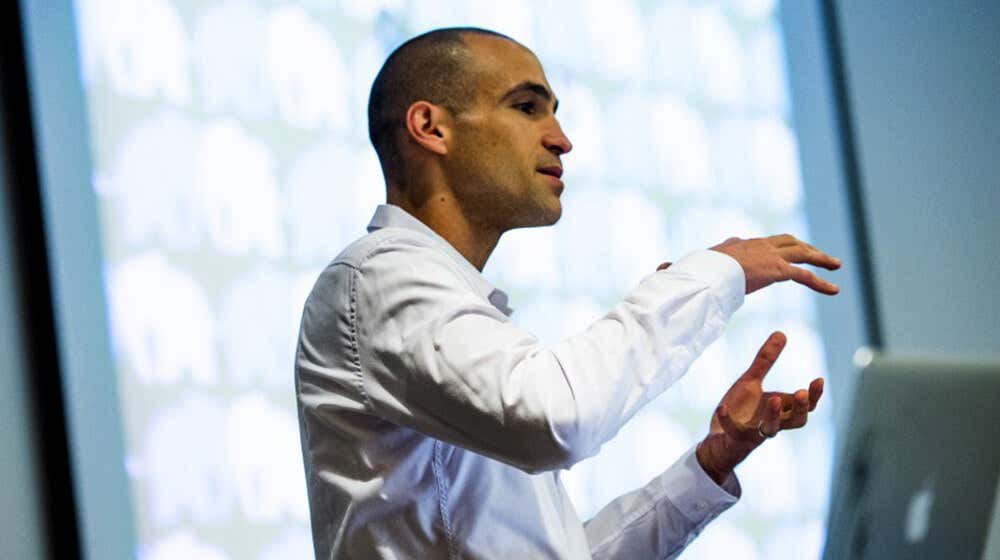 Nir Eyal teaching on stage