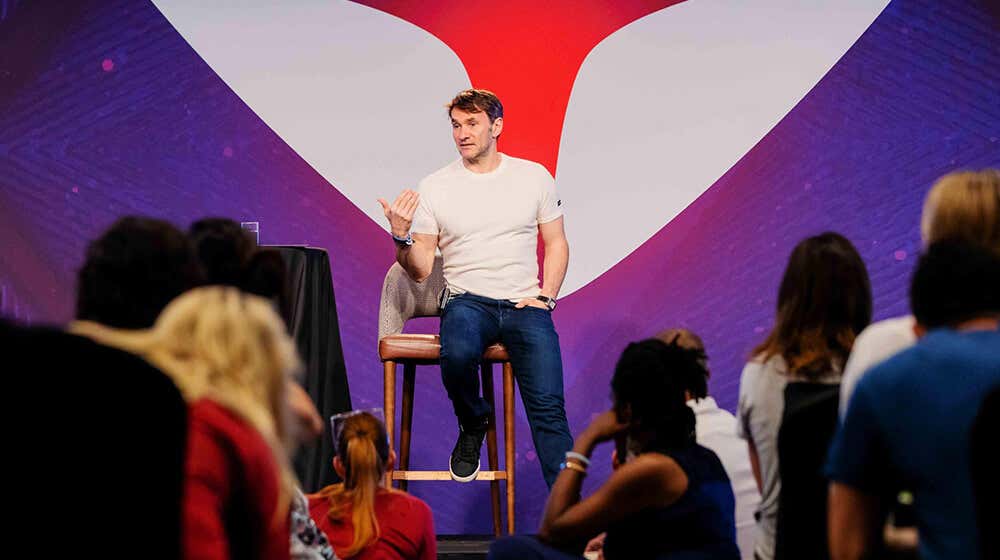 Keith Ferrazzi on stage