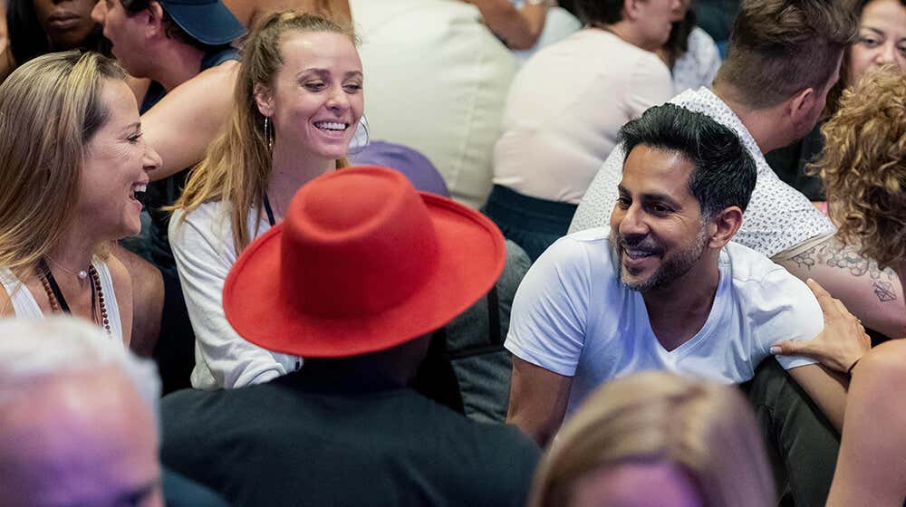 Vishen Lakhiani with students