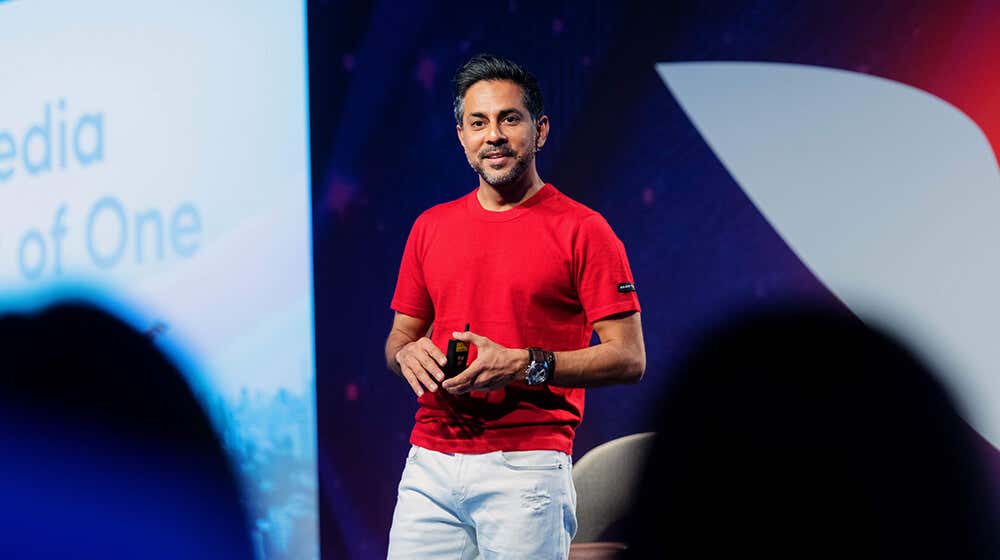 Vishen Lakhiani on stage