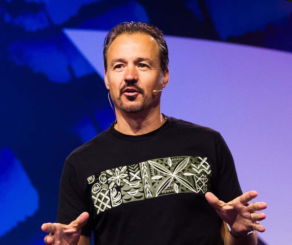 Eric Edmeades on stage