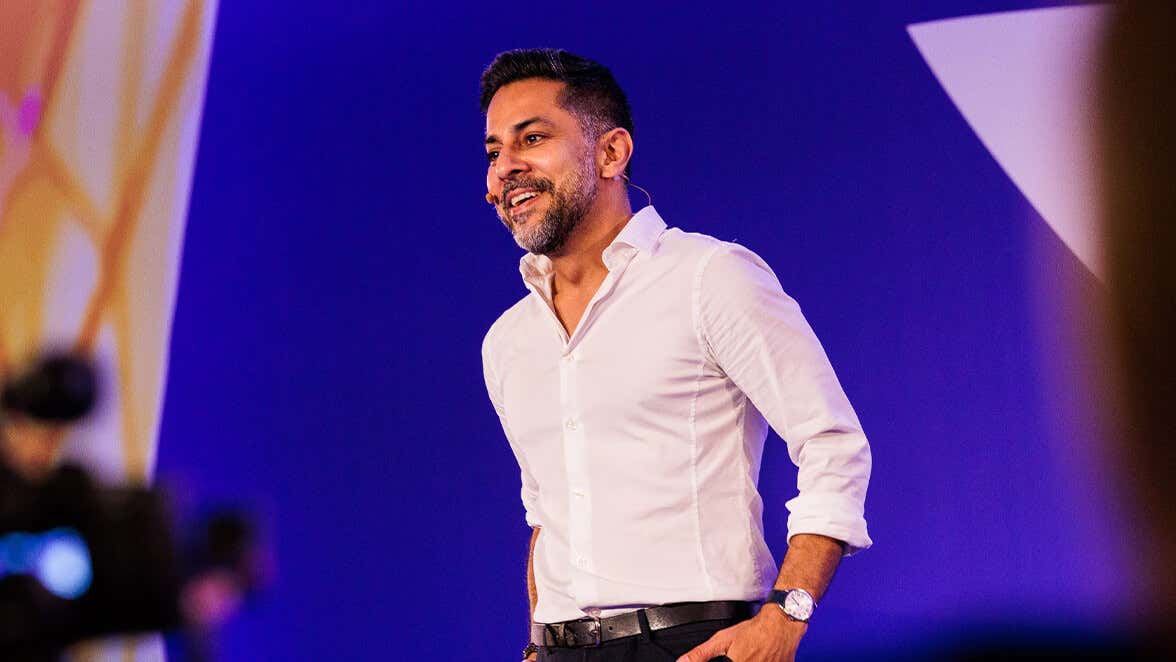 Vishen at a stage.