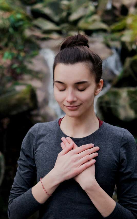 Woman dancing on stage during a Mindvalley Event
