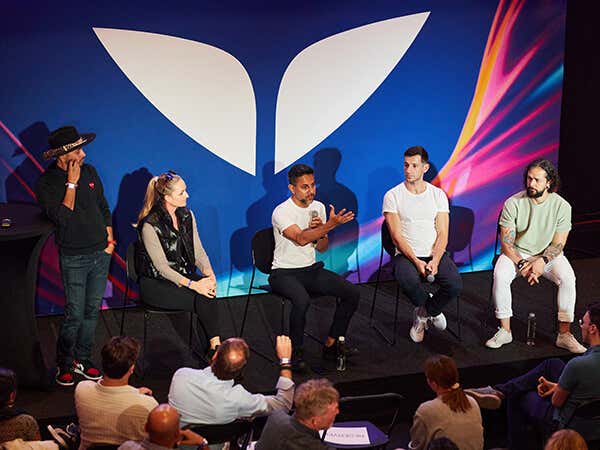 Vishen and Mindvalley authors on stage
